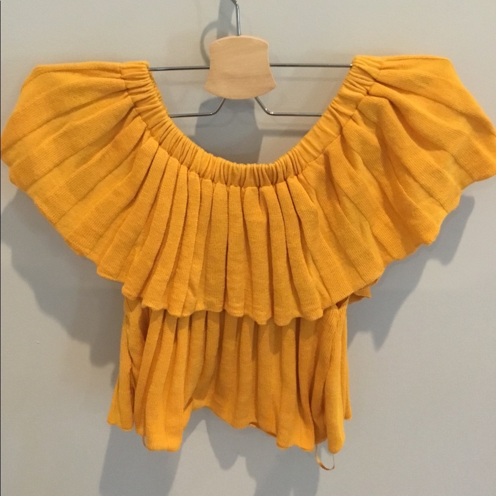 Great condition 100 % cotton crop top.
